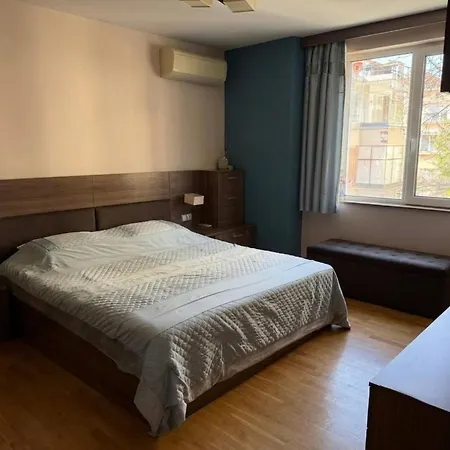 Spacious Modern Centre